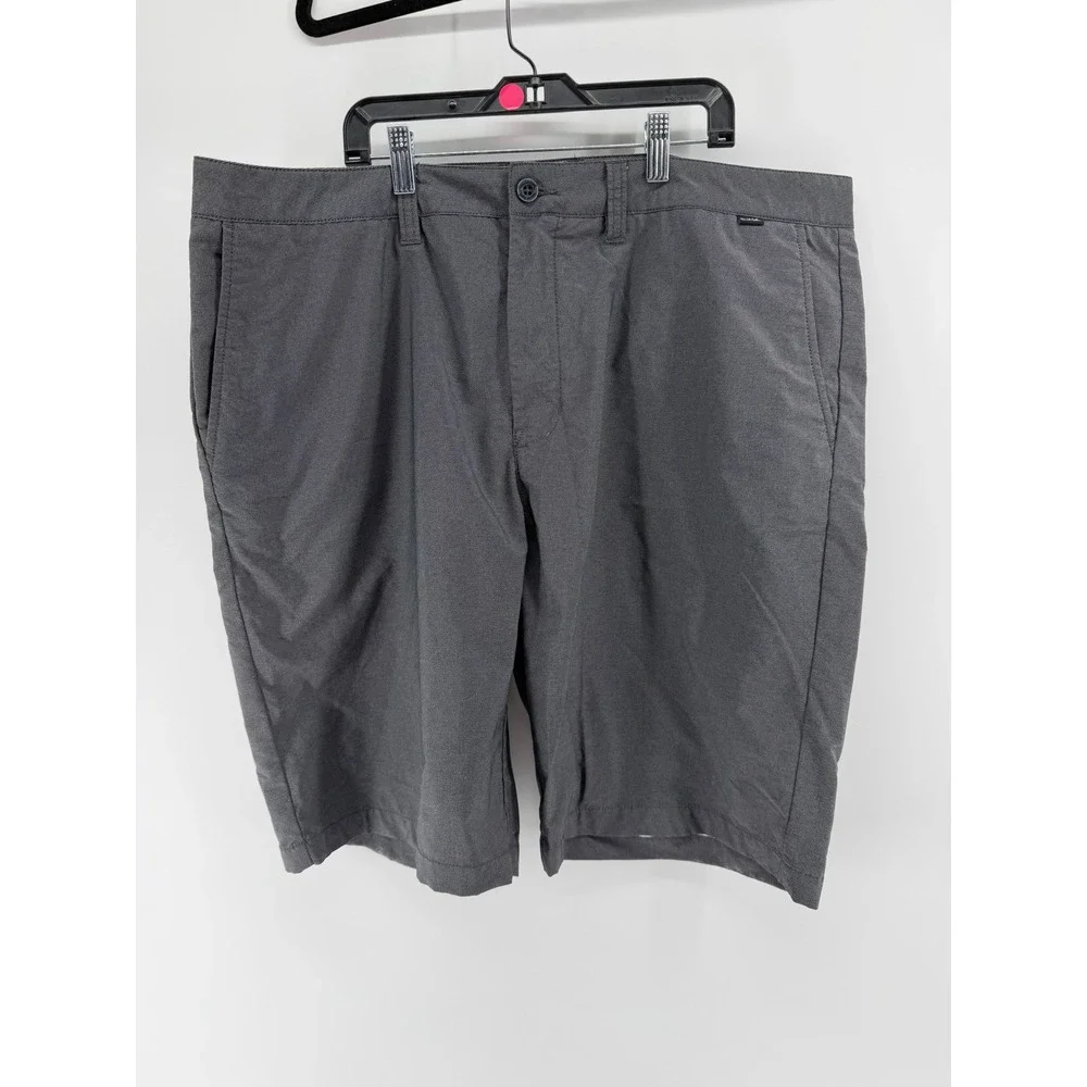 TravisMathew Mens Gray Performance Golf Shorts Size 40 Stretch‎ Flat Front